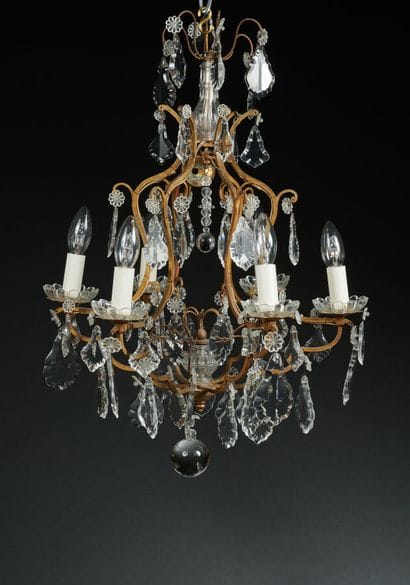 Lustre cage de style Louis XV à six lumières...
