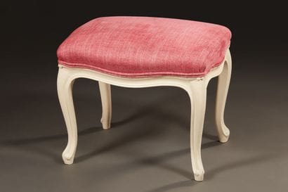 Tabouret rectangulaire de style Louis XV...
