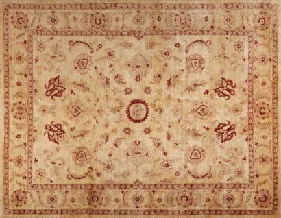 Tapis en laine Farhan à décor floral dans...