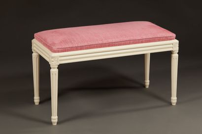 Banquettes de style Louis XVI en bois laqué...
