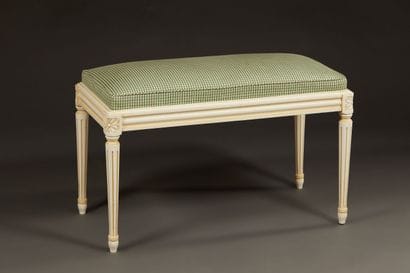 Banquettes de style Louis XVI en bois laqué...