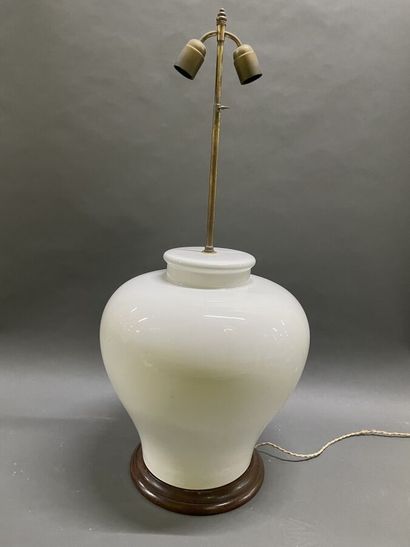 Grande lampe en céramique blanche
Hauteur...