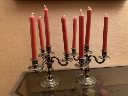 Paire de candélabres à quatre bras de lumières...