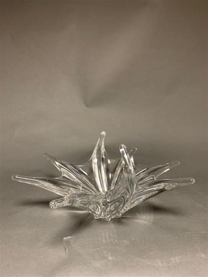 Coupe en cristal BACCARAT en étoile de forme...