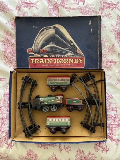 HORNBY train set, mechanic including a locomotive,...