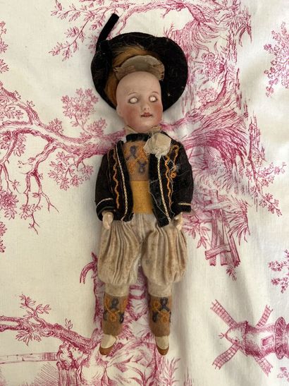 Three little dolls, one of them SFBJ N°801...