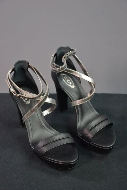 TOD'S Escarpins compensés cuir noir et lamé...