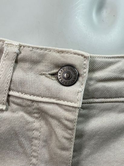 BURBERRY Lot comprenant une veste et un pantalon...