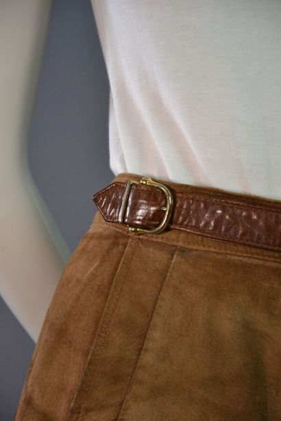CELINE PARIS Jupe en cuir marron trapèze...
