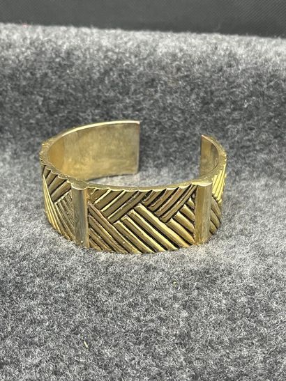 UNGARO PARIS Bracelet manchette en métal...