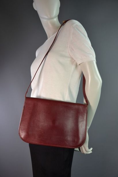 CHRISTIAN DIOR Sac en cuir bordeaux monogram...