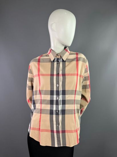 BURBERRY Lot de 3 chemisiers coton tartan...