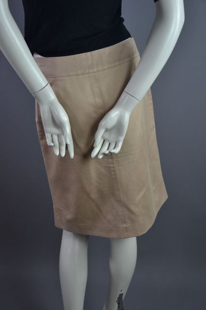 LOUIS VUITTON 2 jupes en coton ton beige...
