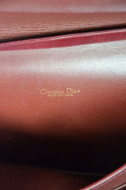 CHRISTIAN DIOR Sac en cuir bordeaux monogram...