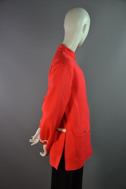 COURRÈGES PARIS Veste en laine rouge sanglée...