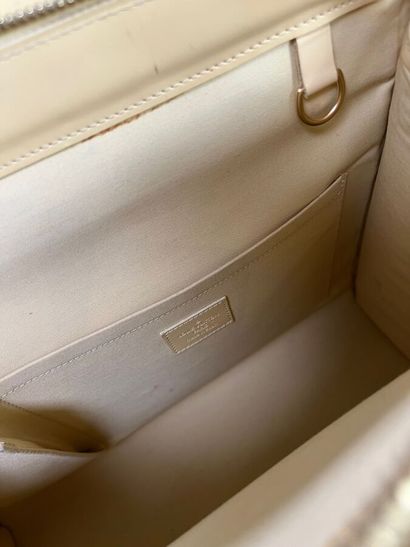 LOUIS VUITTON Sac modèle CROISETTE épi vanille...
