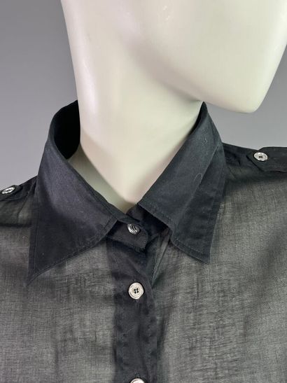 BURBERRY Lot de 2 chemisiers saharienne noir...