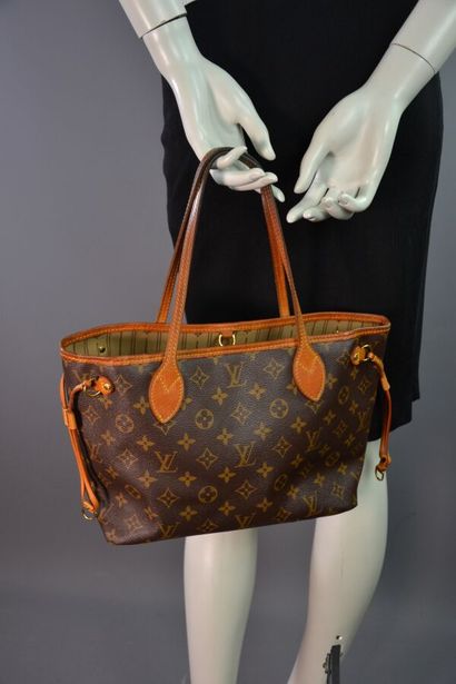 LOUIS VUITTON Sac NEVERFULL P.M monogram...