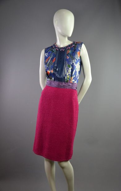 LOUIS VUITTON Robe en tweed lurex et strass...