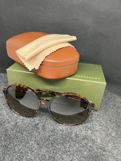 LONGCHAMP Lunettes de soleil femme écaille...