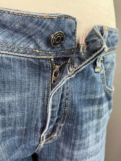 BURBERRY Lot de 2 pantalons denim bleu et...