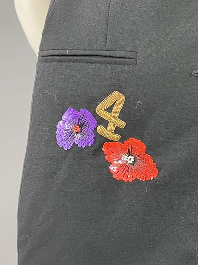 ESCADA Gilet en laine noir brodé de fleurs...