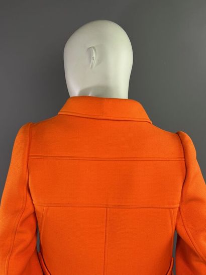 COURRÈGES PARIS - Manteau orange en lainage...