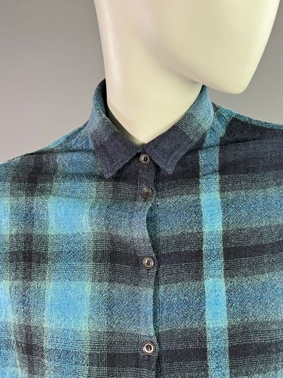 BURBERRY lot de deux chemises Tartan beige...