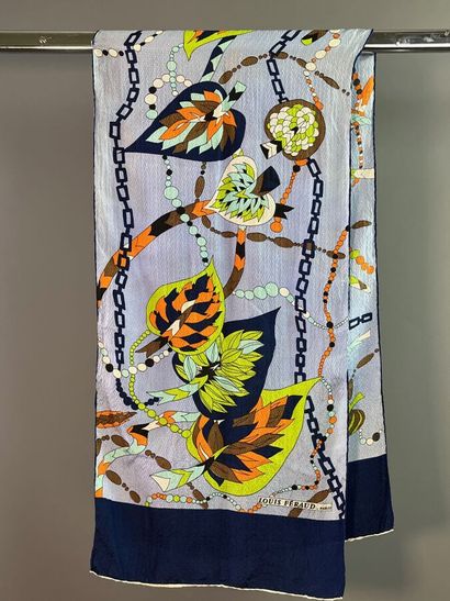 YSL, GIVENCHY, PATOU, FERAUD Lot de 4 foulards...