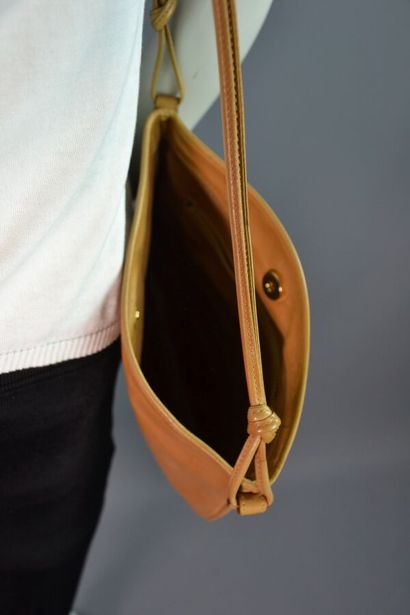 CÉLINE PARIS sac besace bandoulière en cuir...