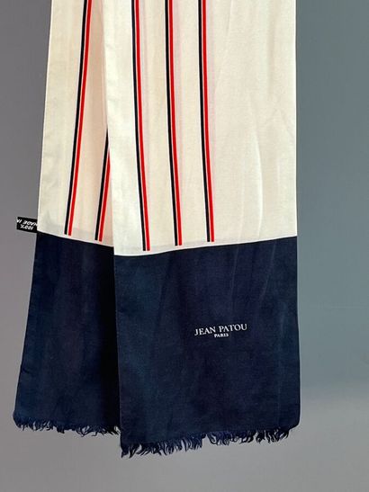 YSL, GIVENCHY, PATOU, FERAUD Lot de 4 foulards...