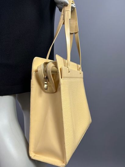 LOUIS VUITTON Sac modèle CROISETTE épi vanille...