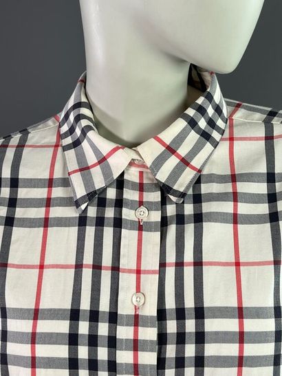 BURBERRY Lot de 3 chemisiers coton tartan...