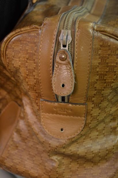 CELINE PARIS Sac Boston en toile monogram...