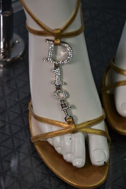 CHRISTIAN DIOR Escarpins ouverts cuir maé...