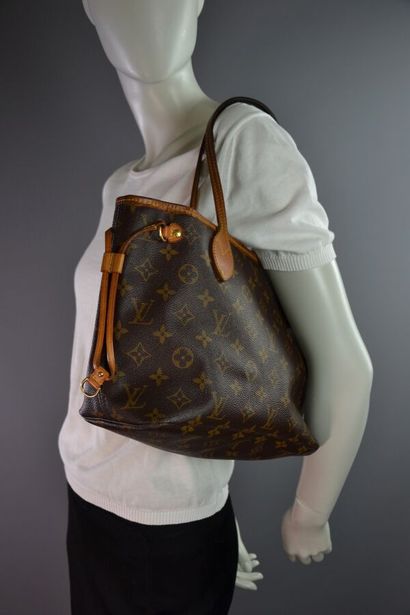 LOUIS VUITTON Sac NEVERFULL P.M monogram...