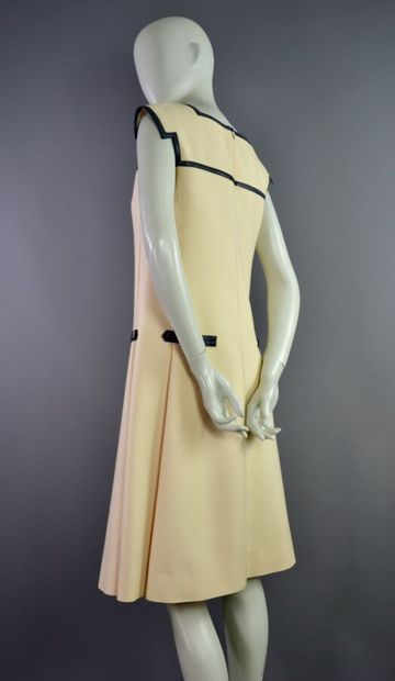 COURRÈGES Paris Prototype - Robe trapèze...