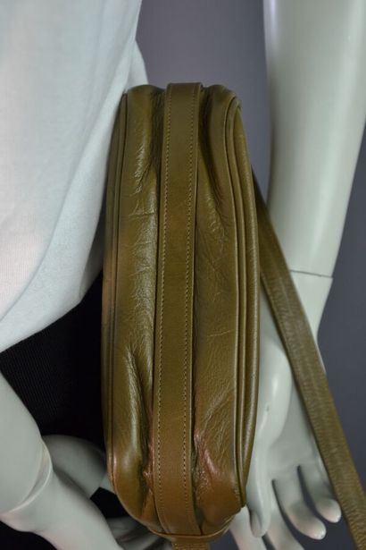 COURRÈGES PARIS Sac Caméra besace en cuir...