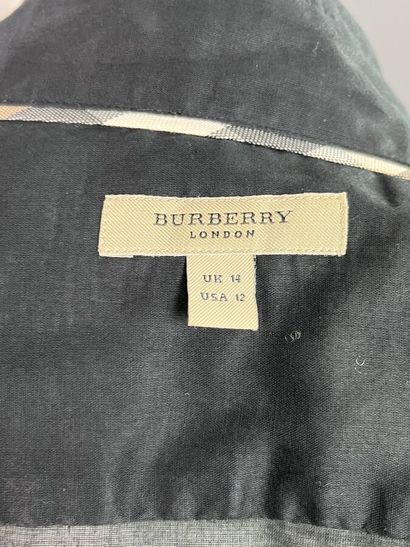 BURBERRY Lot de 2 chemisiers saharienne noir...