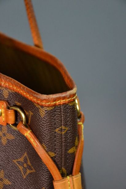 LOUIS VUITTON Sac NEVERFULL P.M monogram...