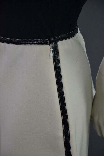 COURRÈGES PARIS Jupe trapèze en laine beige...