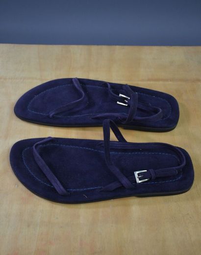 PRADA Homme Sandales en cuir velours aubergine...