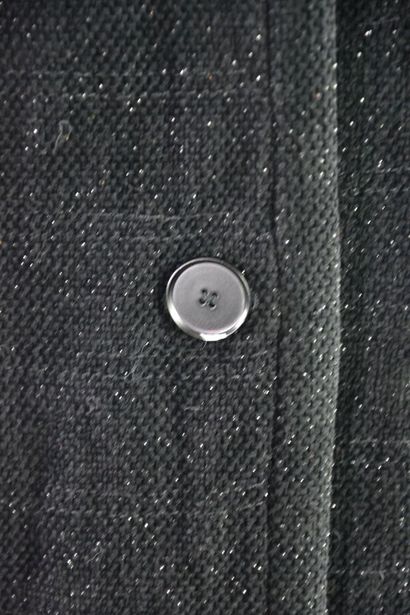 ROCHAS Manteau noir et lurex T 42

Le modèle...
