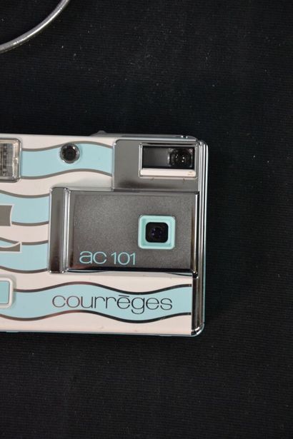 COURREGES Appareil photo Kodak disc blanc...