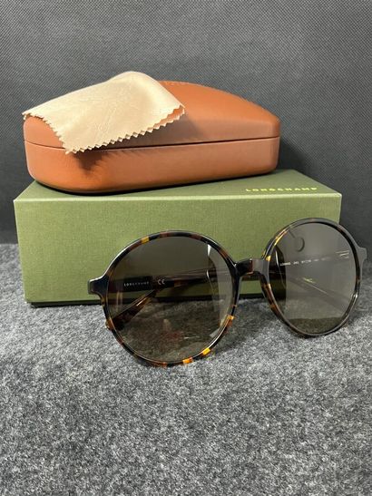LONGCHAMP Lunettes de soleil femme écaille...