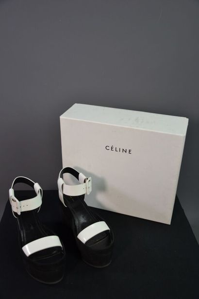 CELINE PARIS Chaussures compensées en cuir...