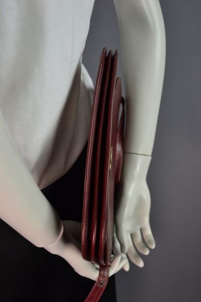 CHRISTIAN DIOR Sac en cuir bordeaux monogram...