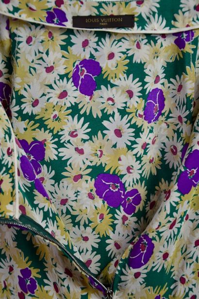 LOUIS VUITTON Ensemble en soie fleuri finitions...