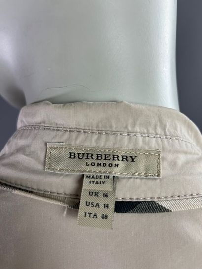 BURBERRY Lot de 2 robes d'été saharienne...