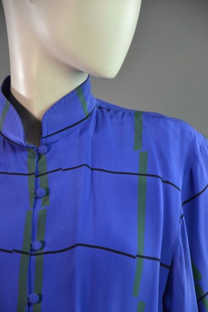 GUY LAROCHE Diffusion - Robe en soie indigo...